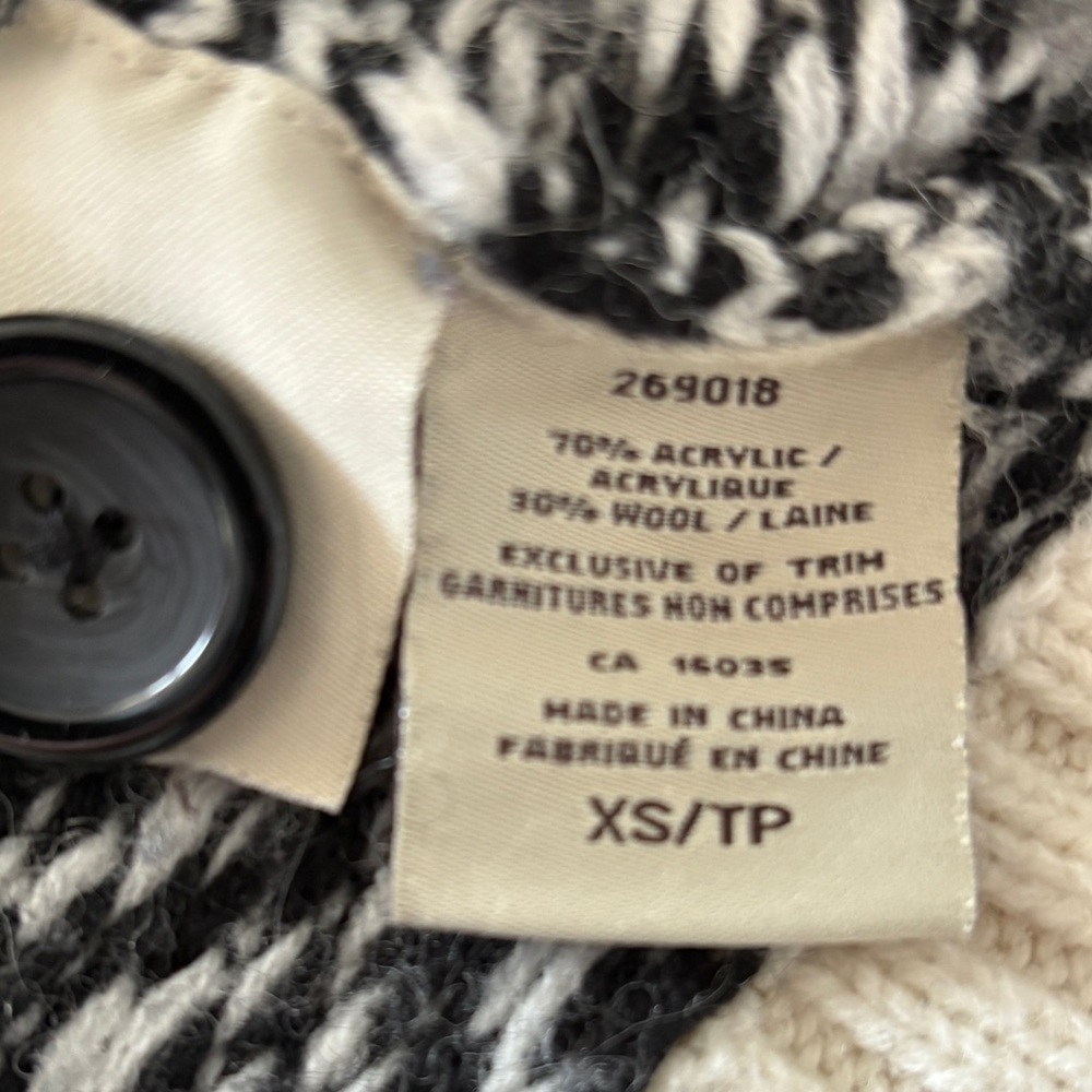 Cozy Black and White Cowl Neck Sweater Wool Blend Nordic Patterns Size XS/TP - Picture 6 of 6